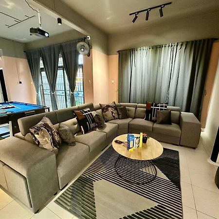 Cozy Holiday Home Karaoke Bbq Bukit Indah Jb Johor Bahru Ngoại thất bức ảnh
