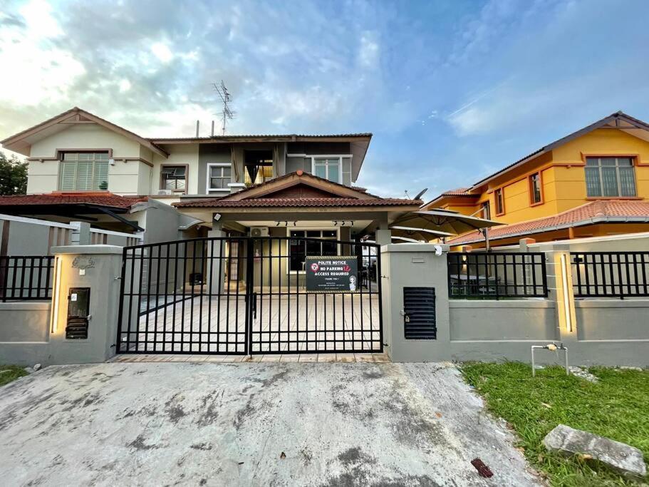 Cozy Holiday Home Karaoke Bbq Bukit Indah Jb Johor Bahru Ngoại thất bức ảnh
